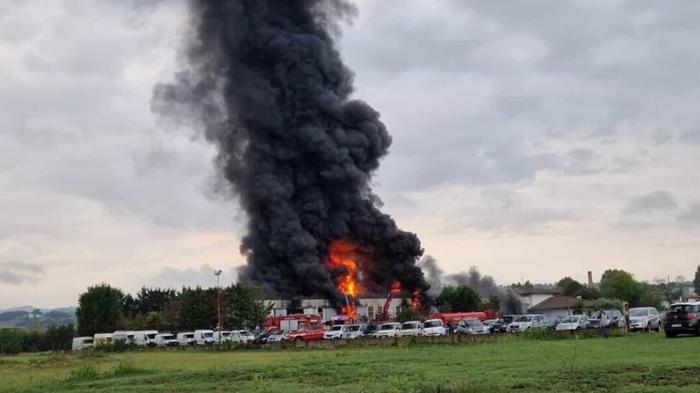 Incendio devastante presso autofficina Bentivogli auto di Meldola