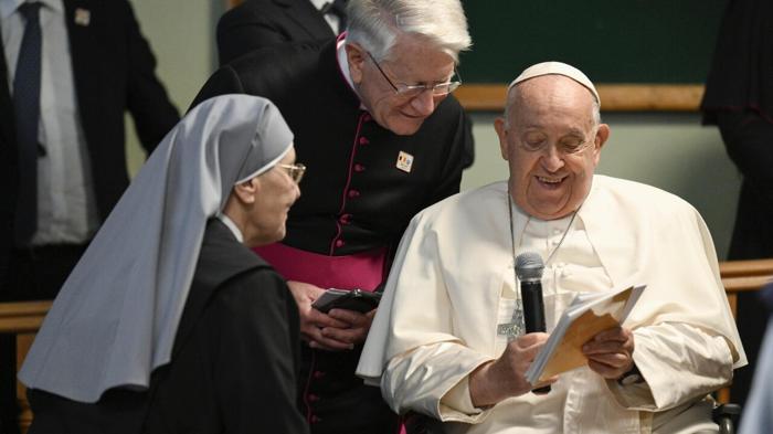 Scandalo Chiesa Belgica: Il Brano del Prete Abusatore nella Messa del Papa