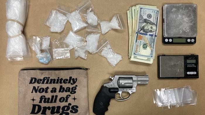 Scoperta di droghe e pistola in una borsa a Portland