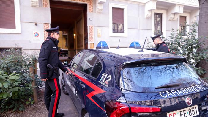 Arrestato collaboratore scolastico per violenza sessuale su studentesse minorenni