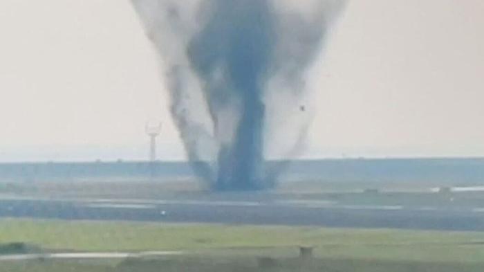 Esplosione di una bomba americana alla base kamikaze di Miyazaki