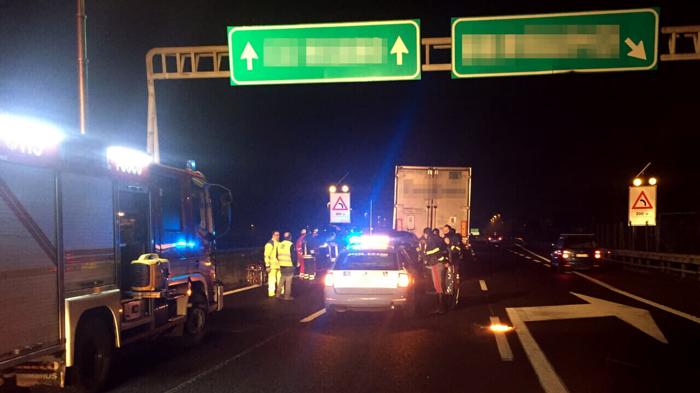 Tragico incidente sull’autostrada A4: giovane investita due volte sotto la pioggia