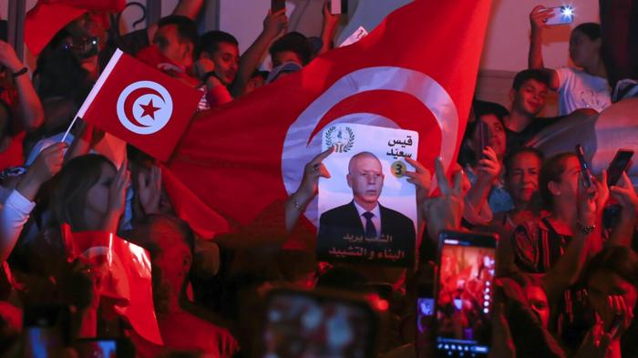 Elezioni presidenziali in Tunisia: vittoria schiacciante e controversie