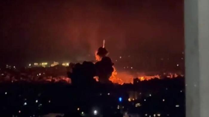 Nuovi attacchi aerei su Beirut: tensione tra Israele e Libano