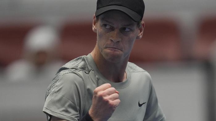 Jannik Sinner in Finale al China Open: Sfida Decisiva con Alcaraz