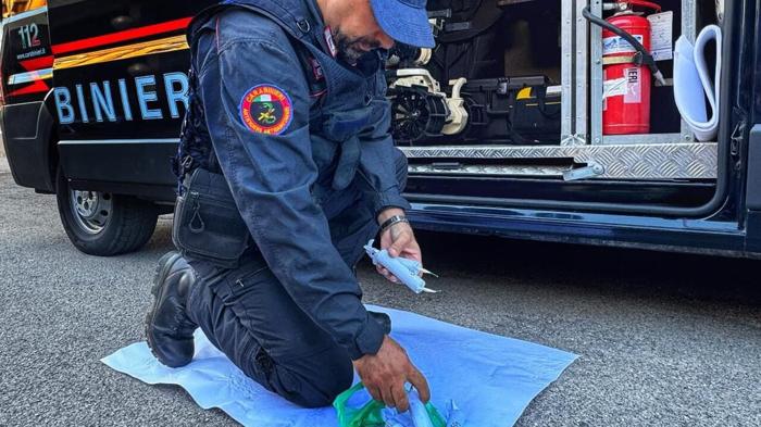 Studente con 14 bombe carta in scuola di Lecce