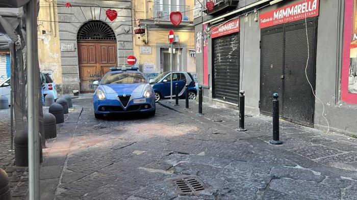 Sparatoria a Napoli: Giovane ucciso in zona Tribunali