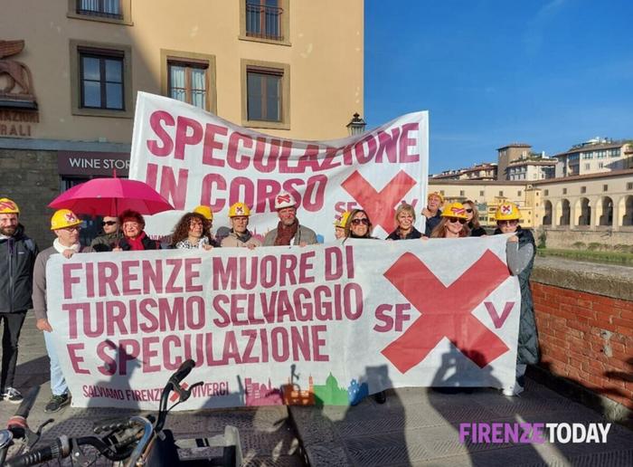 Flash-mob conttro il G7 (foto FirenzeToday)