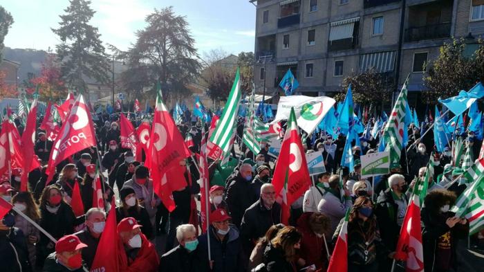 Sciopero generale del 29 novembre: sindacati contro la legge di bilancio