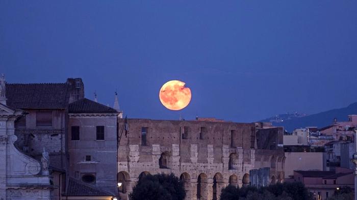 Superluna del Castoro: Spettacolo Celeste da non Perdere il 15 Novembre